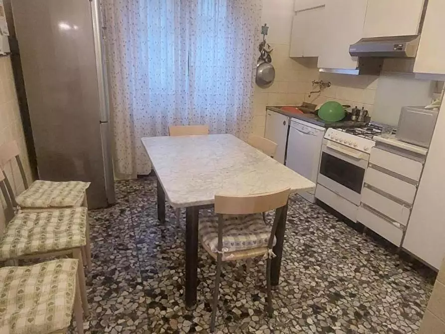 Immagine 6 di Appartamento in vendita  a Carrara