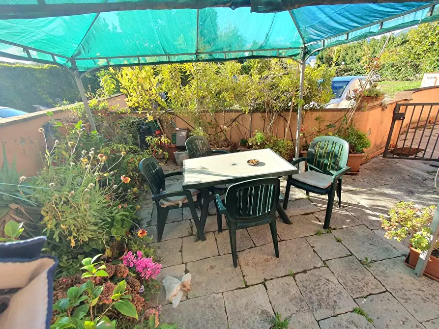 Immagine 24 di Appartamento in vendita  a Lucca