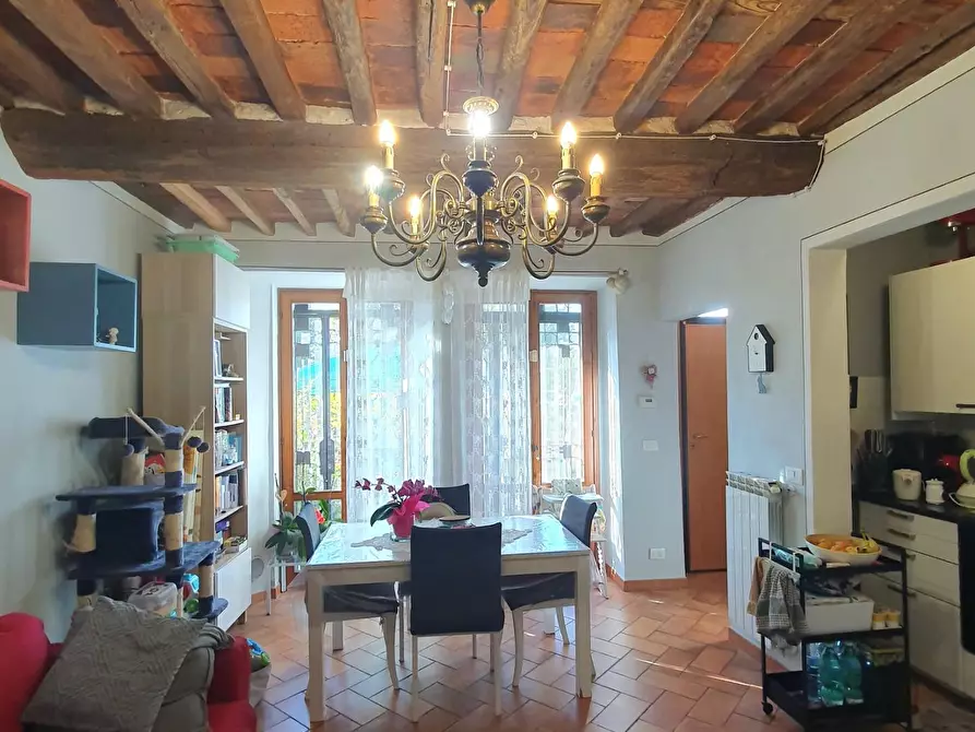 Immagine 7 di Appartamento in vendita  a Lucca