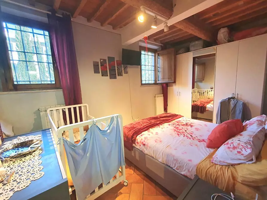 Immagine 9 di Appartamento in vendita  a Lucca
