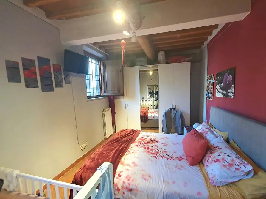 Immagine 10 di Appartamento in vendita  a Lucca