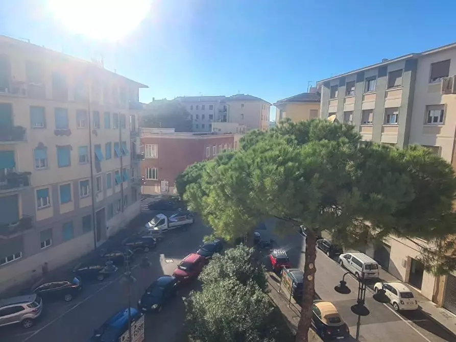 Immagine 10 di Appartamento in vendita  a Livorno