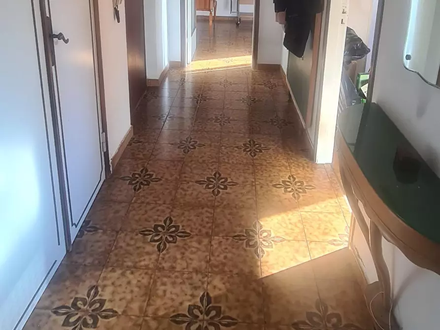 Immagine 4 di Appartamento in vendita  a Livorno