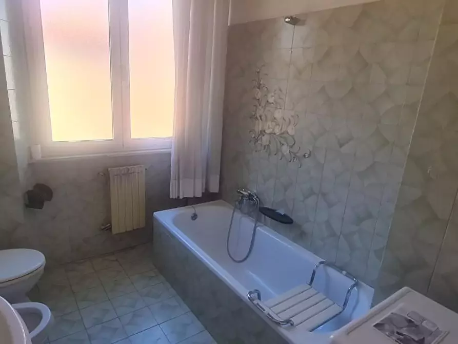 Immagine 17 di Appartamento in vendita  a Livorno