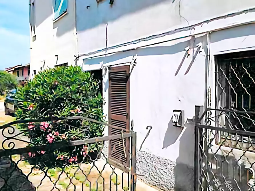 Immagine 11 di Appartamento in vendita  a Rea