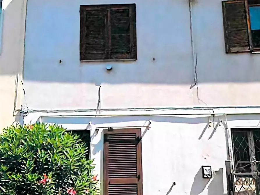 Immagine 10 di Appartamento in vendita  a Rea