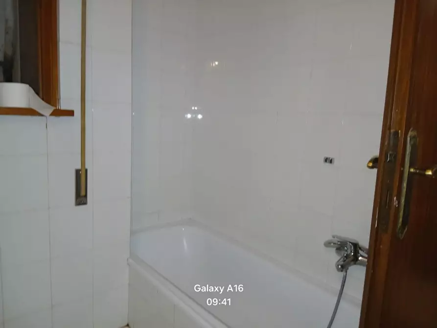 Immagine 11 di Appartamento in vendita  a Viareggio