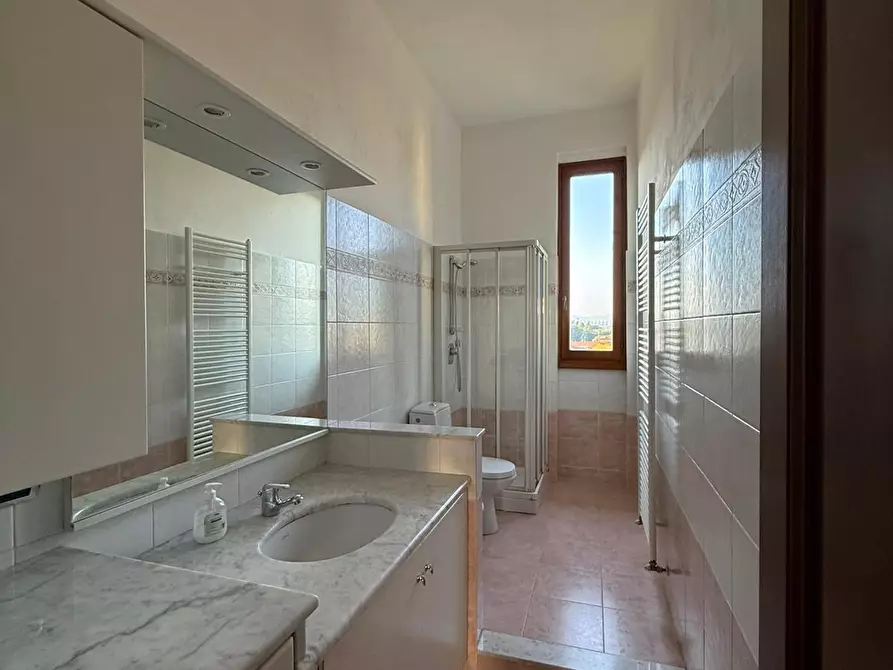 Immagine 11 di Appartamento in vendita  a Firenze