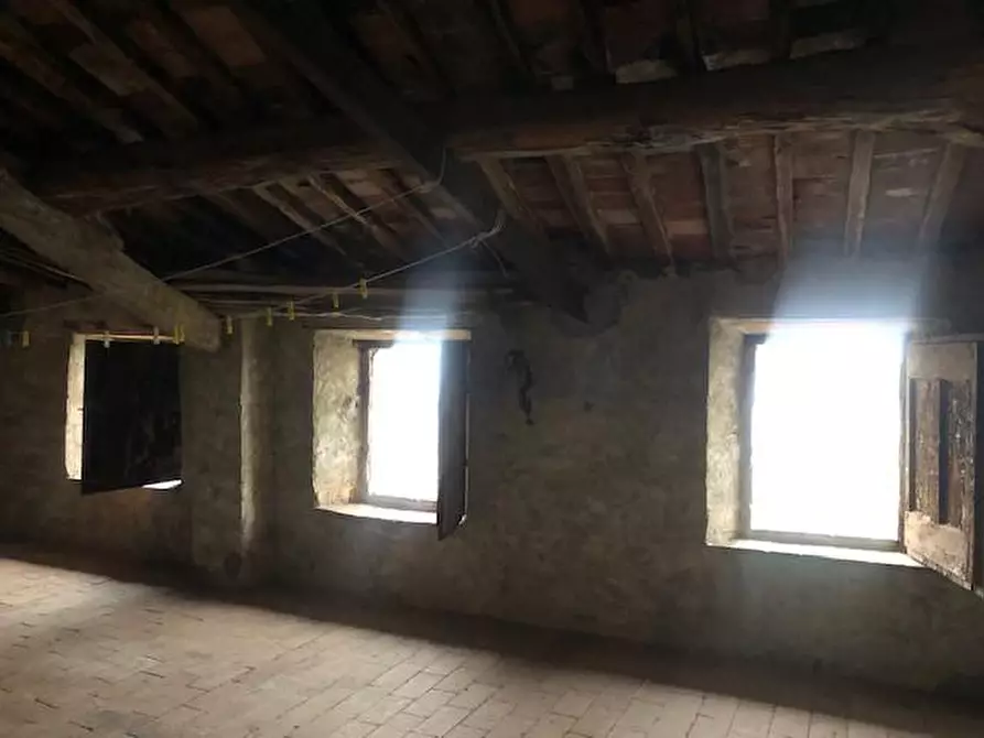 Immagine 5 di Rustico / casale in vendita  a Capannori