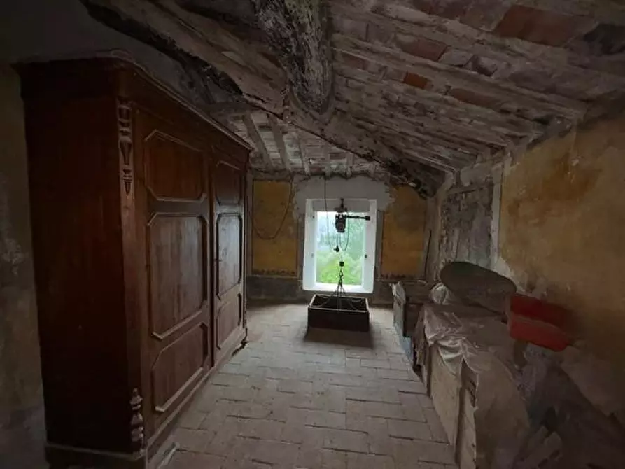 Immagine 11 di Rustico / casale in vendita  a Capannori