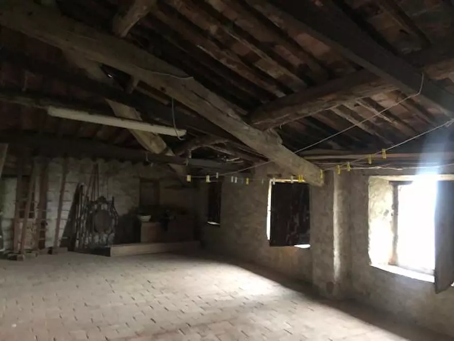 Immagine 4 di Rustico / casale in vendita  a Capannori