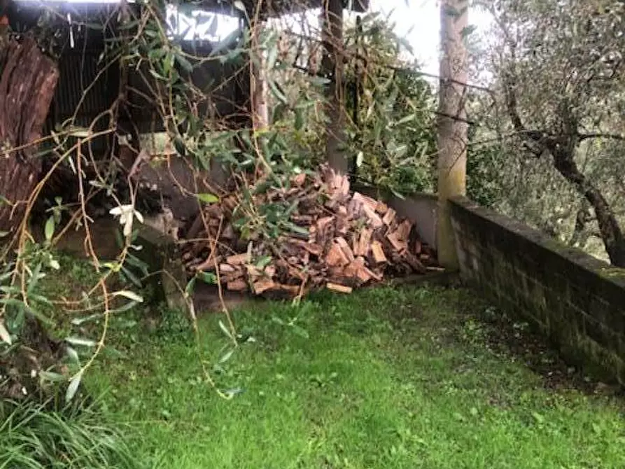 Immagine 8 di Rustico / casale in vendita  a Capannori