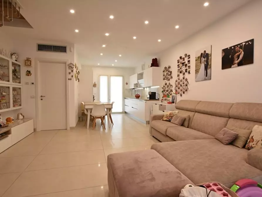 Immagine 4 di Villetta a schiera in vendita  a Vecchiano