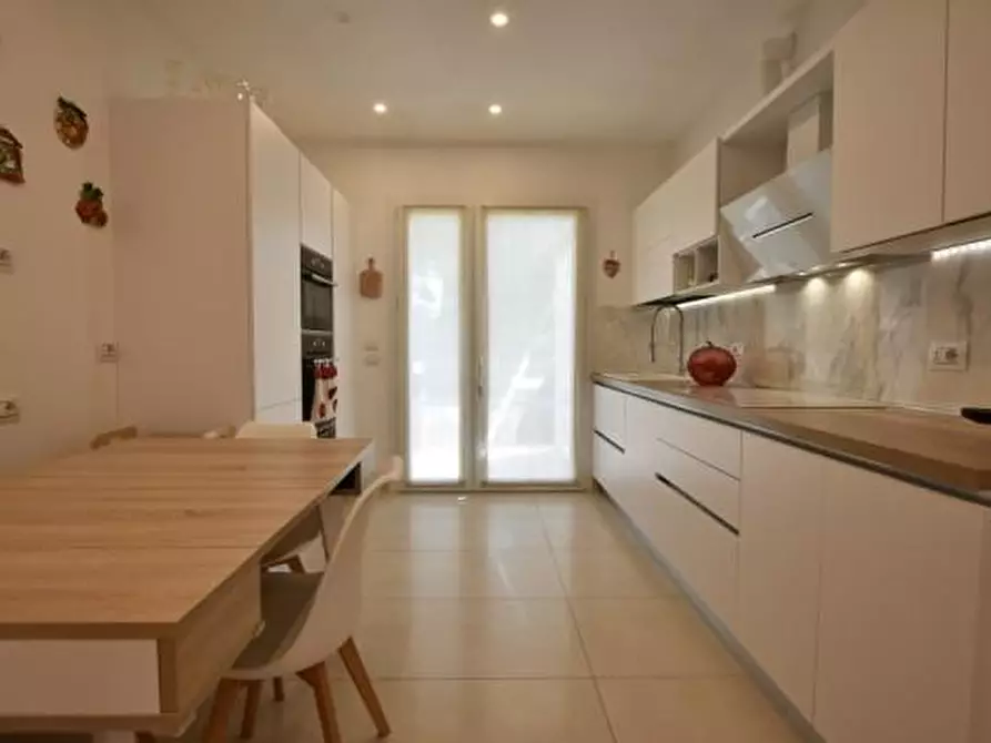 Immagine 2 di Villetta a schiera in vendita  a Vecchiano