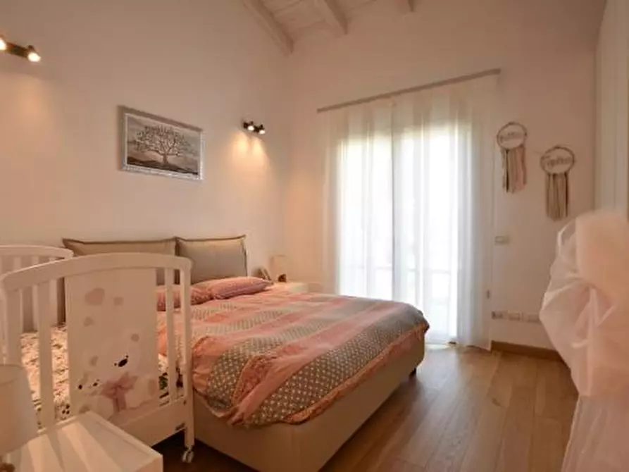 Immagine 3 di Villetta a schiera in vendita  a Vecchiano