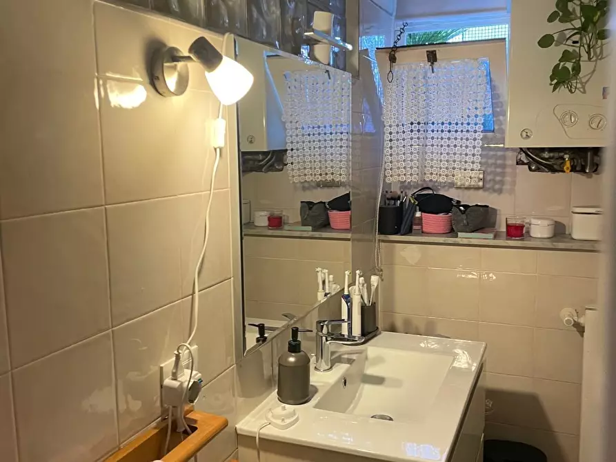 Immagine 9 di Appartamento in vendita  a Carrara