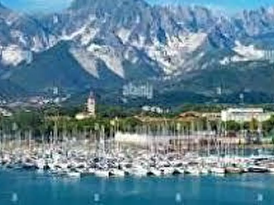 Immagine 10 di Appartamento in vendita  a Carrara