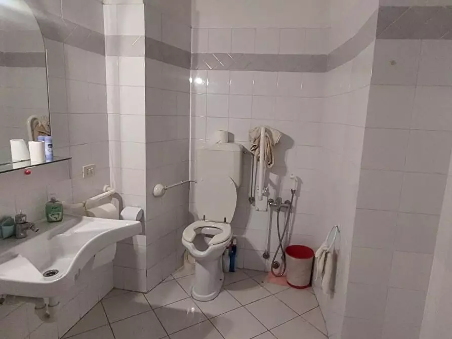 Immagine 7 di Appartamento in vendita  a Carrara