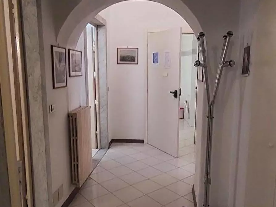 Immagine 11 di Appartamento in vendita  a Carrara