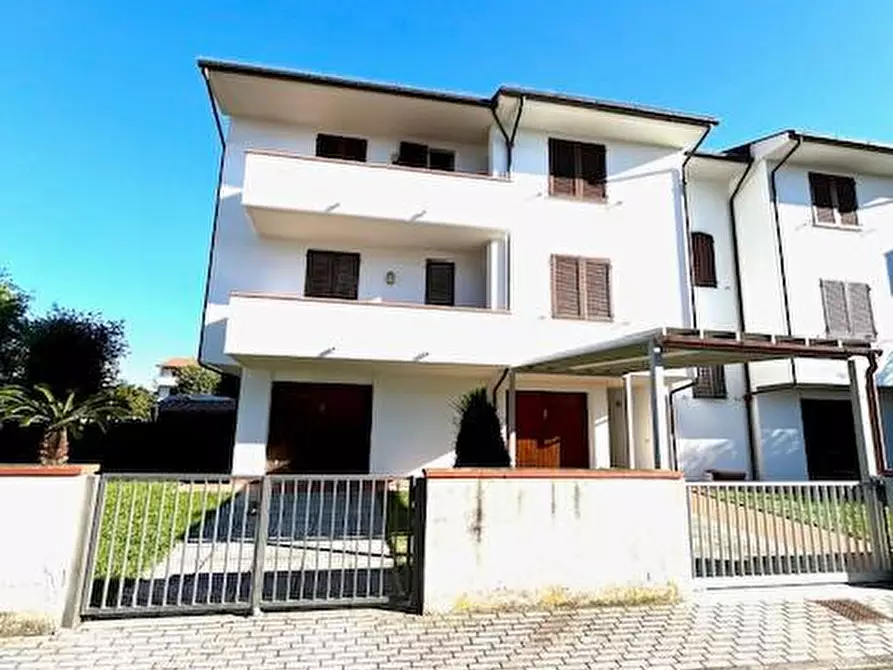 Immagine 2 di Appartamento in vendita  a Cascina