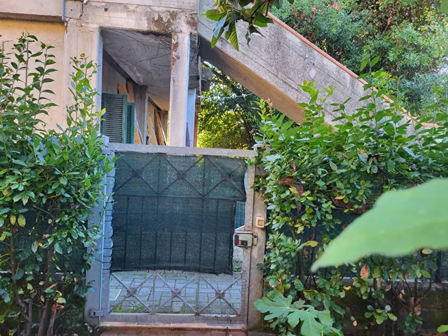 Immagine 5 di Villetta a schiera in vendita  a Massa