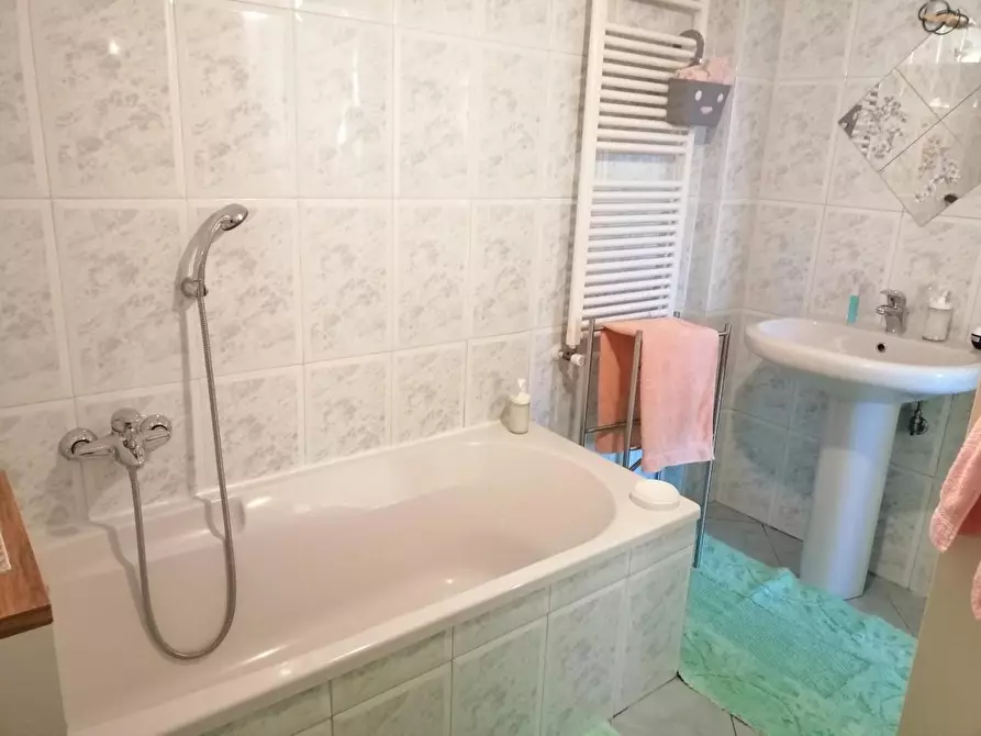 Immagine 20 di Villetta a schiera in vendita  a Massa