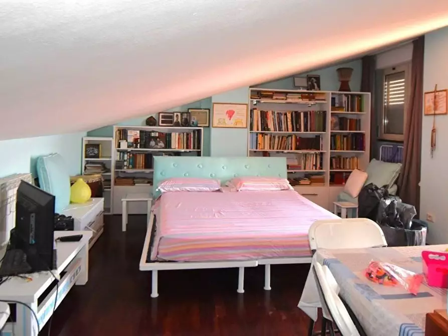 Immagine 27 di Mansarda in vendita  a Viareggio