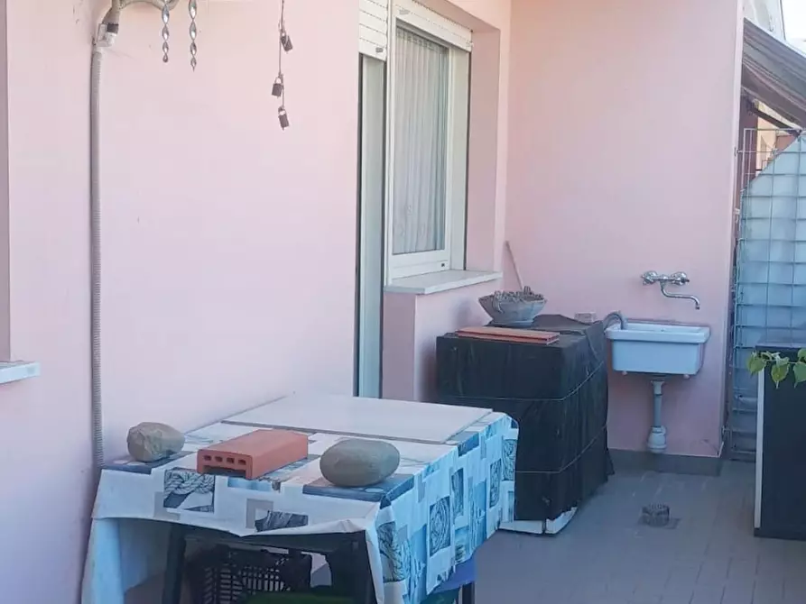 Immagine 12 di Mansarda in vendita  a Viareggio