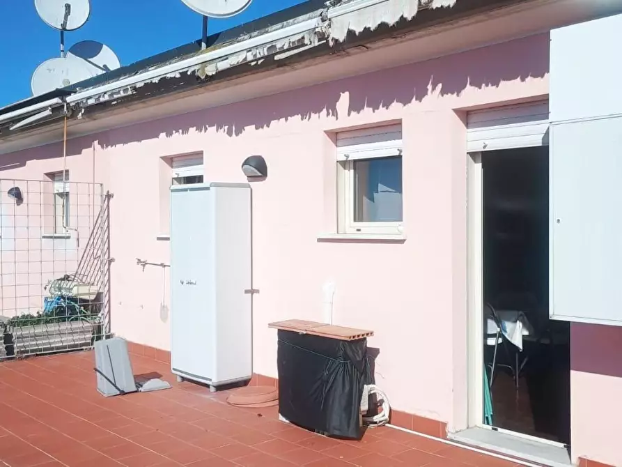 Immagine 40 di Mansarda in vendita  a Viareggio