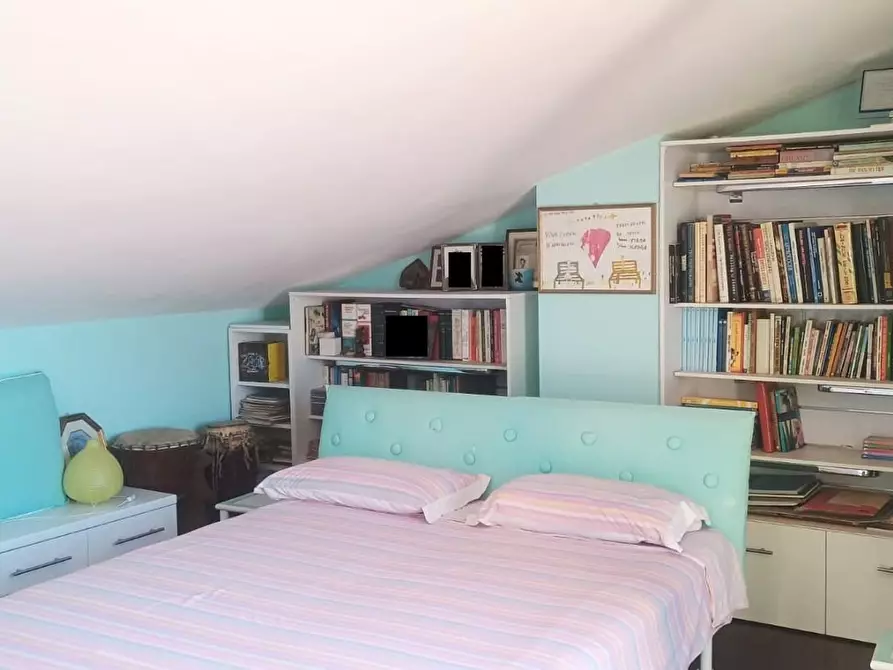 Immagine 31 di Mansarda in vendita  a Viareggio