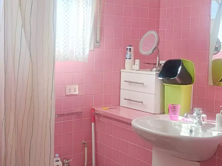 Immagine 36 di Mansarda in vendita  a Viareggio