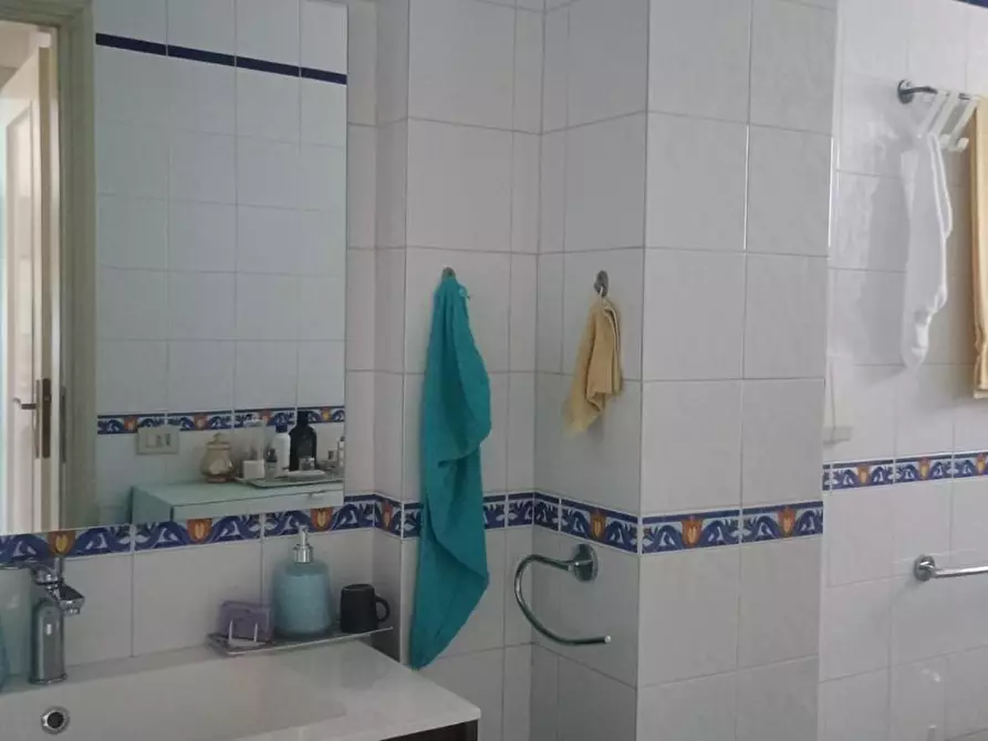 Immagine 21 di Mansarda in vendita  a Viareggio