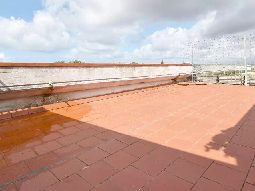 Immagine 37 di Mansarda in vendita  a Viareggio