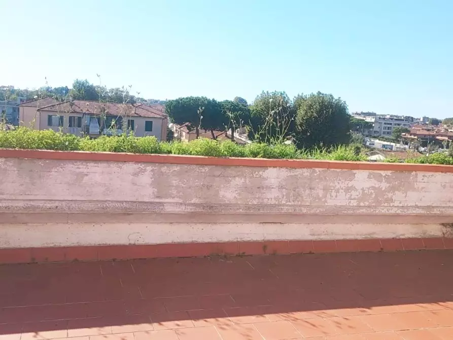 Immagine 39 di Mansarda in vendita  a Viareggio