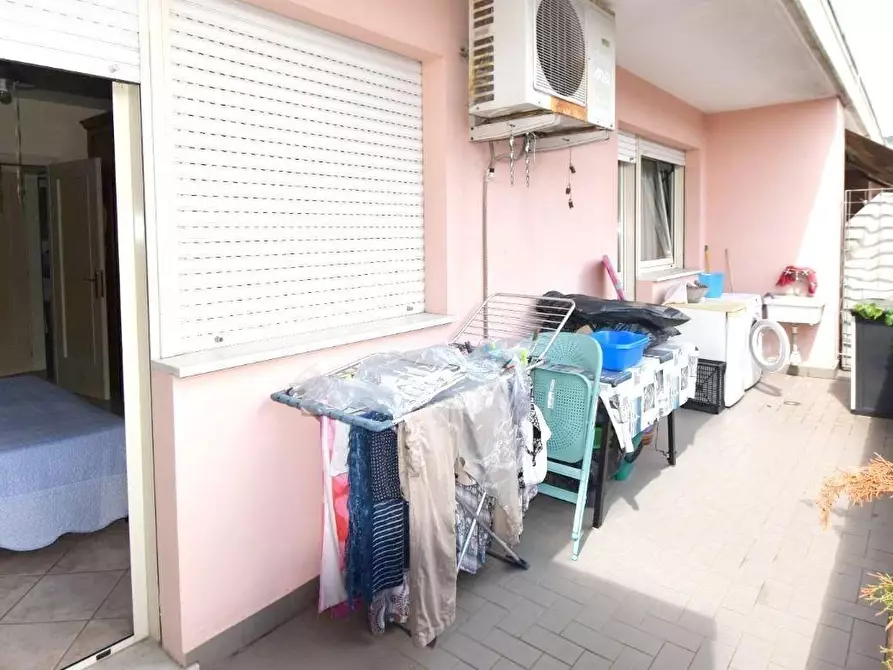 Immagine 9 di Mansarda in vendita  a Viareggio