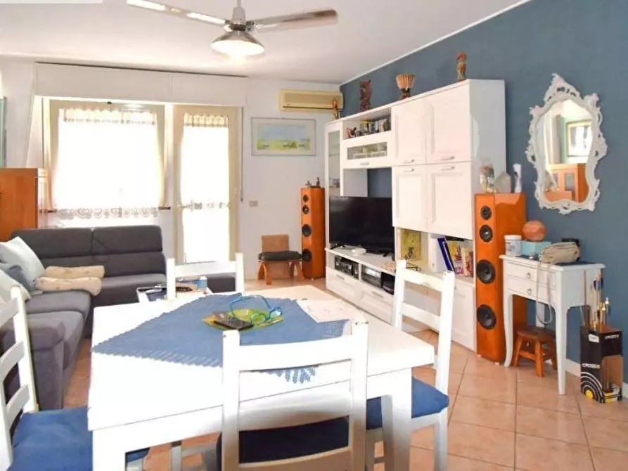 Immagine 2 di Mansarda in vendita  a Viareggio