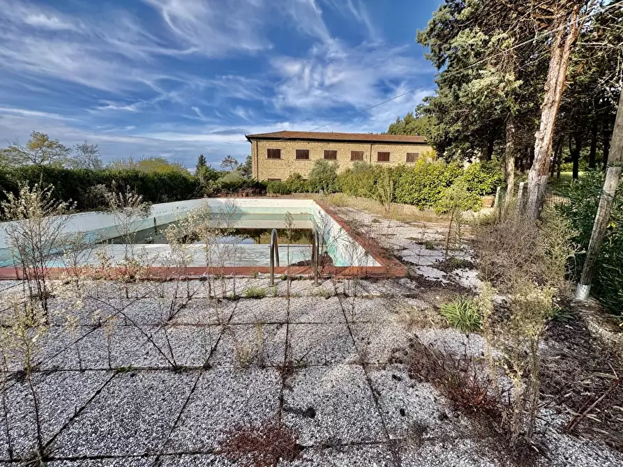 Immagine 22 di Villa in vendita  a San Gimignano