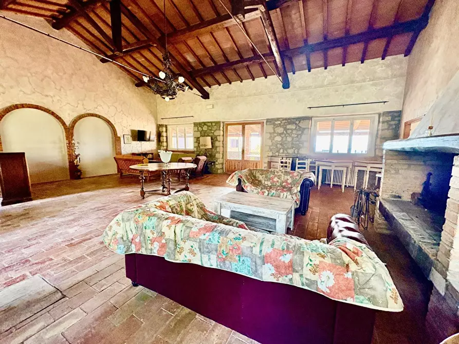 Immagine 36 di Villa in vendita  a San Gimignano