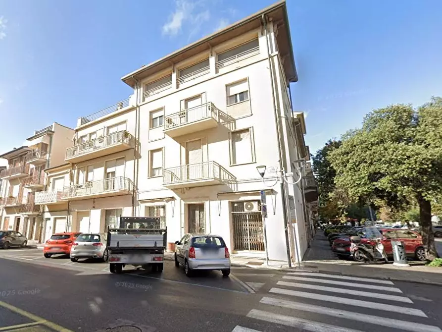 Immagine 2 di Appartamento in vendita  a Viareggio