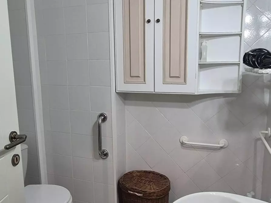 Immagine 7 di Appartamento in vendita  a Viareggio