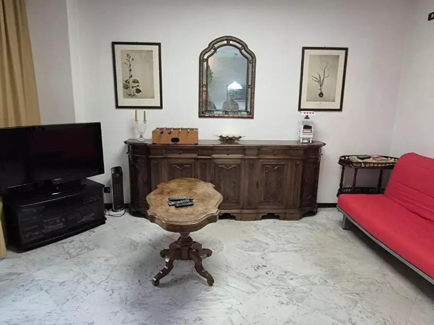 Immagine 2 di Appartamento in vendita  a Viareggio