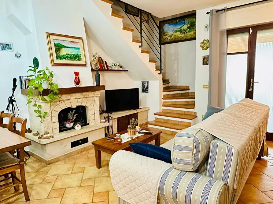 Immagine 4 di Terratetto in vendita  a Siena