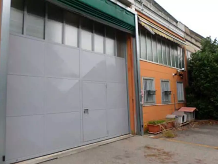 Immagine 4 di Capannone industriale in vendita  a Ronco Briantino