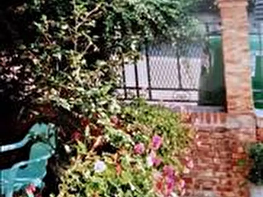 Immagine 26 di Appartamento in vendita  a Siena