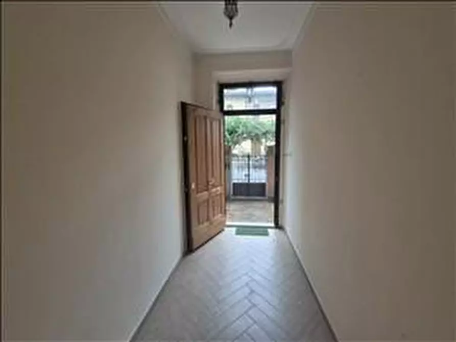 Immagine 4 di Appartamento in vendita  a Siena