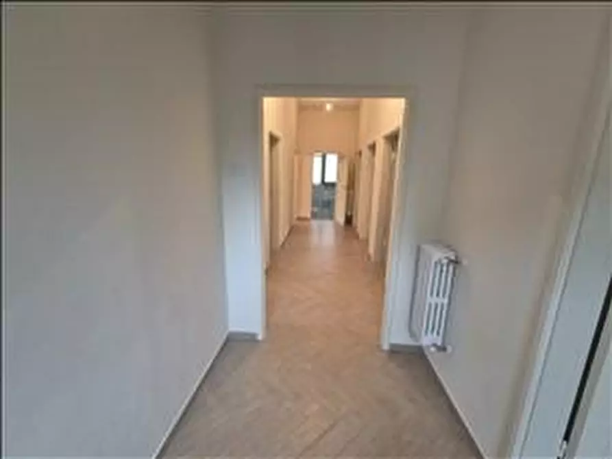 Immagine 24 di Appartamento in vendita  a Siena