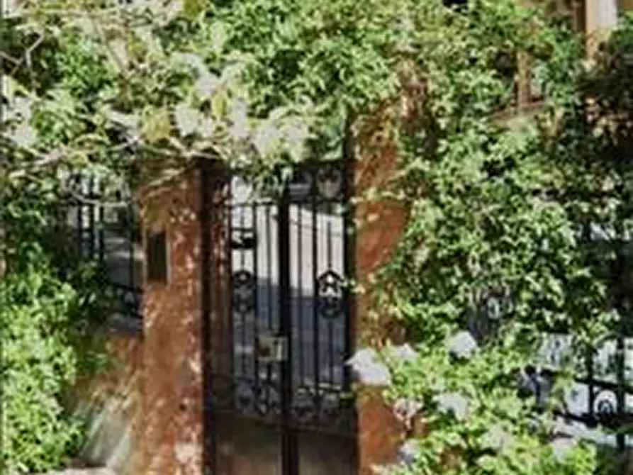 Immagine 28 di Appartamento in vendita  a Siena