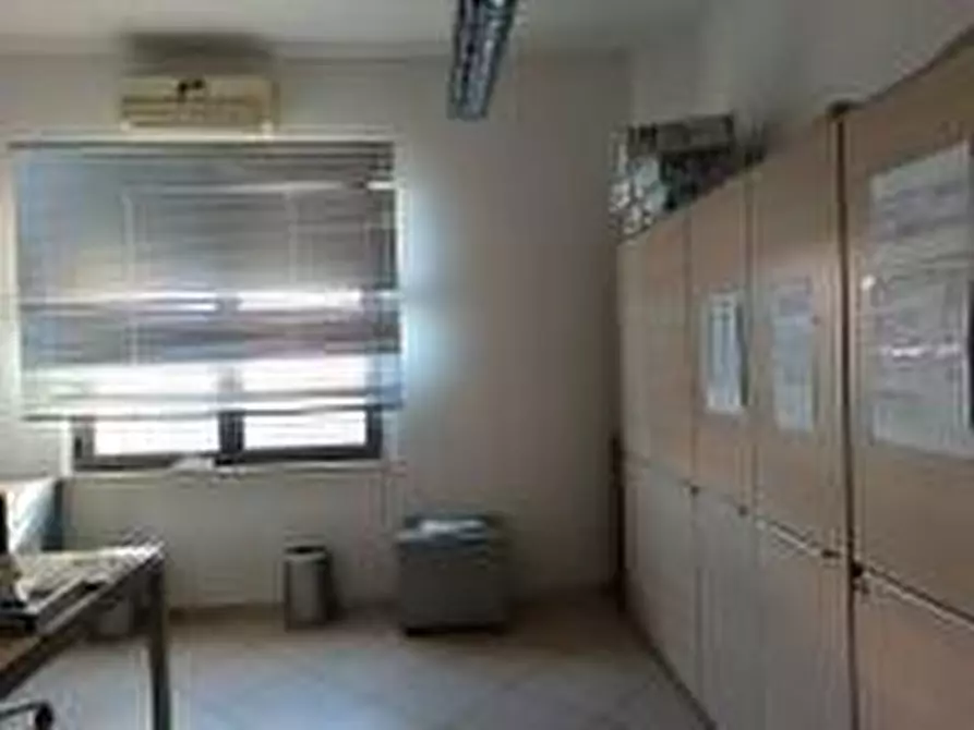 Immagine 5 di Ufficio in affitto  a Pisa