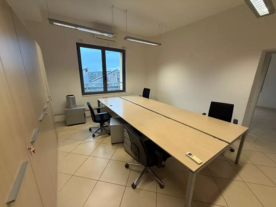Immagine 3 di Ufficio in affitto  a Pisa