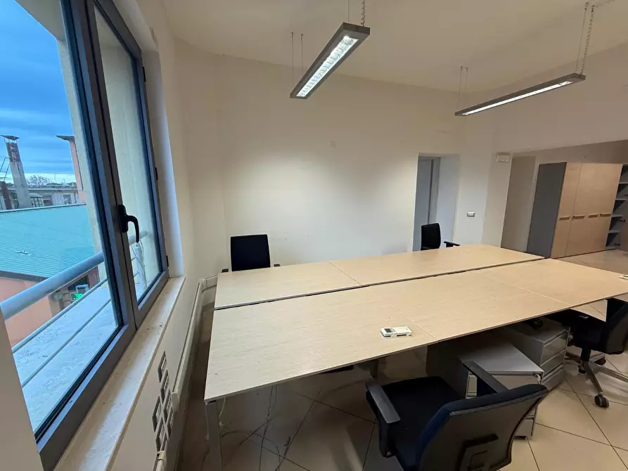 Immagine 7 di Ufficio in affitto  a Pisa